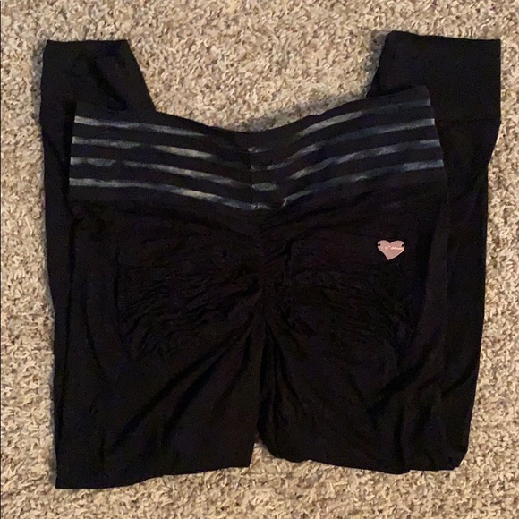 SOLD Cute Booty Lounge capri - Picture 2 of 5